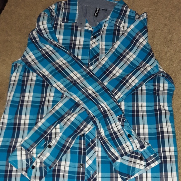 Button Up - Picture 3 of 3